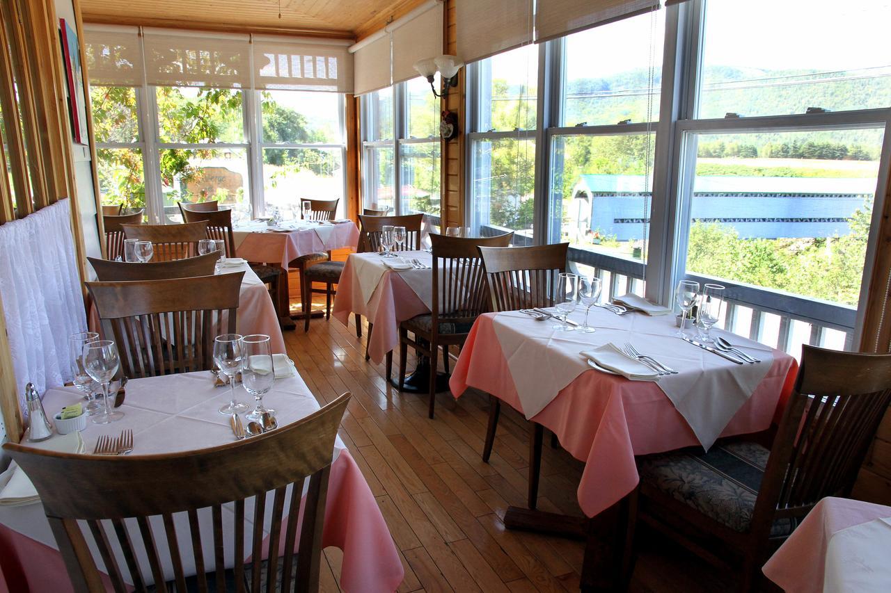 Auberge Des Cevennes LʼAnse-Saint-Jean Exterior foto